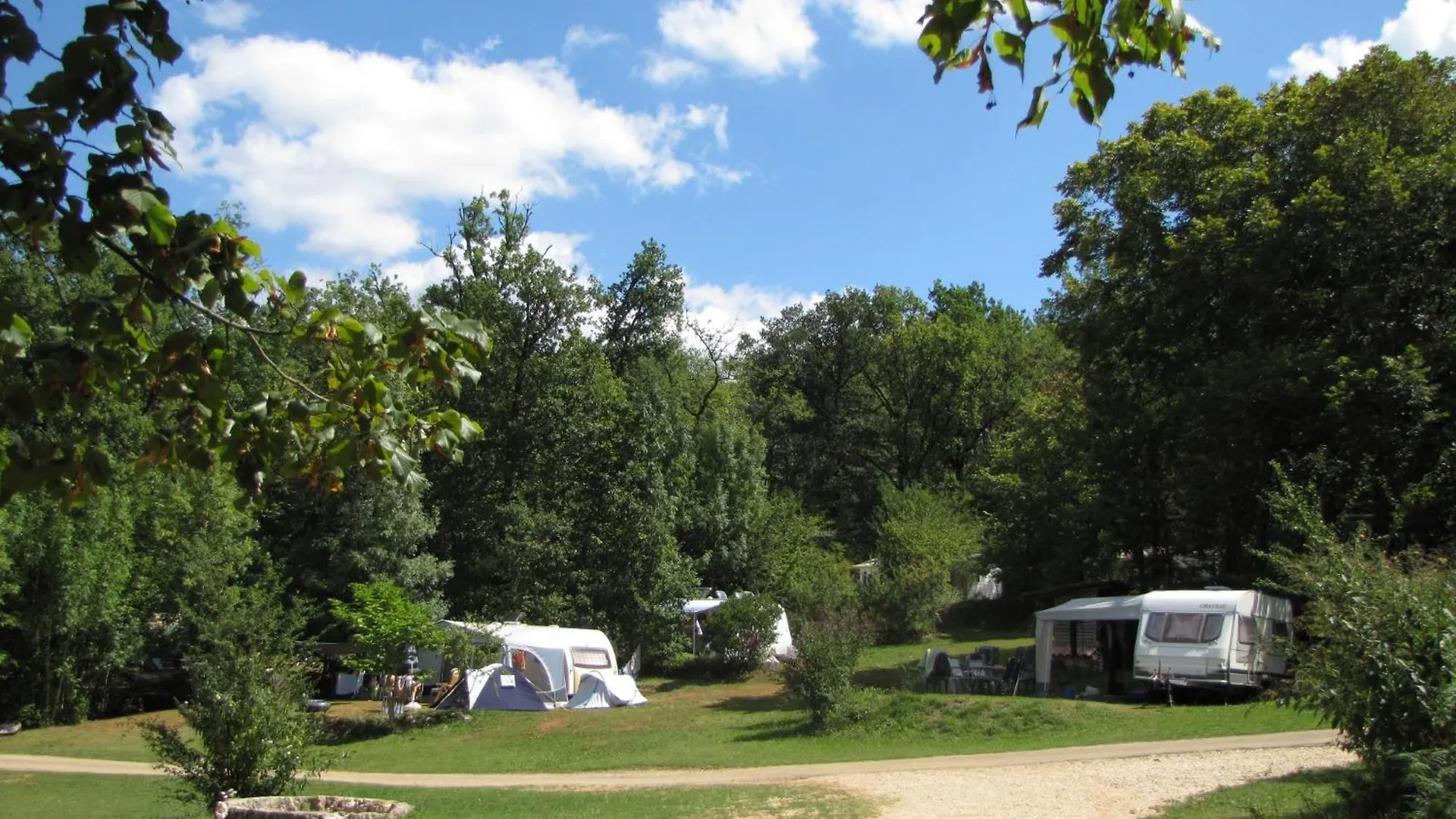 Kamp alanı Camping La Tuque Belaye Fransa