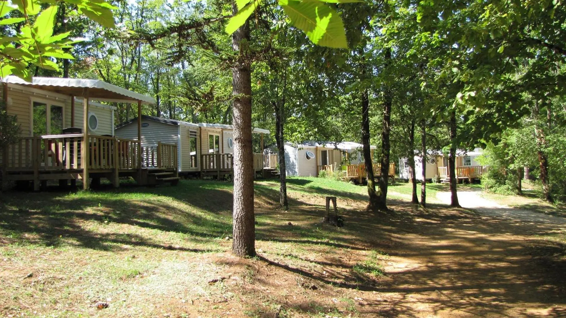 Kamp alanı Camping La Tuque Belaye